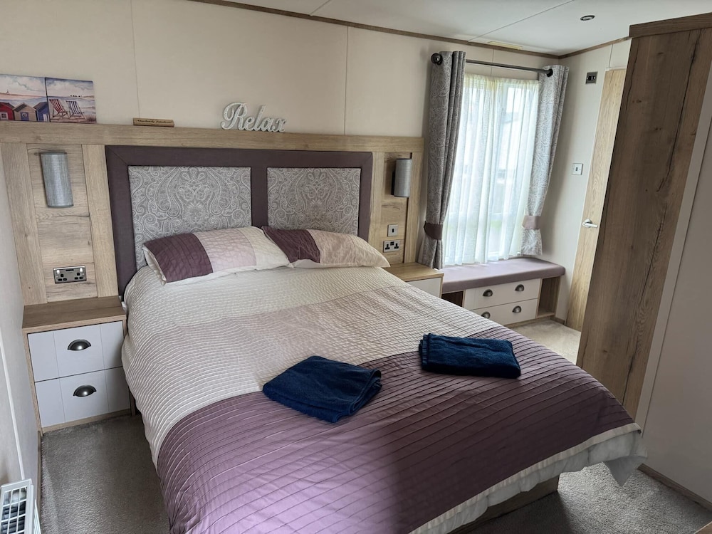 Luxury 2 Bedroom van Pets go Free