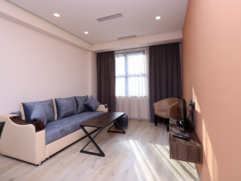 Aparthotel by Luxe Group KO16