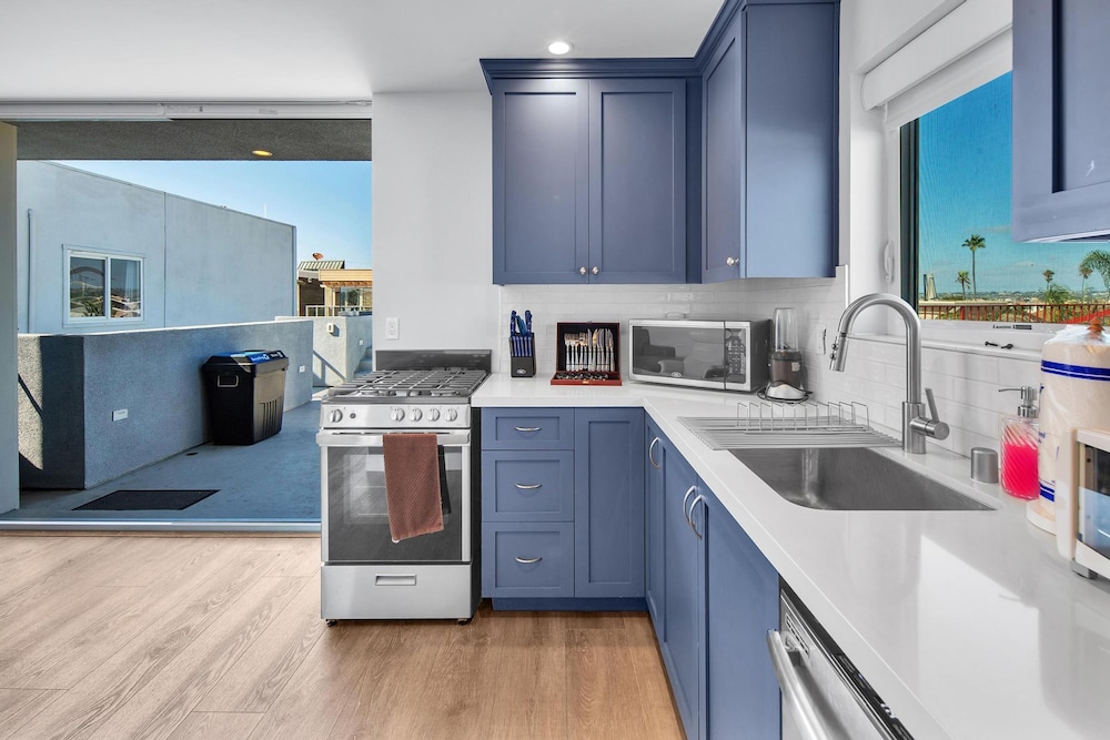 Rent Mission Beach 3Br Combo Top 2 Units