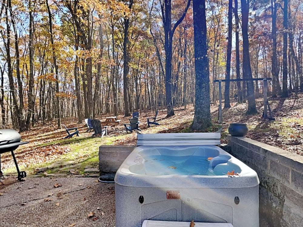Cozy Cabin by Taylor Made Deep Creek
