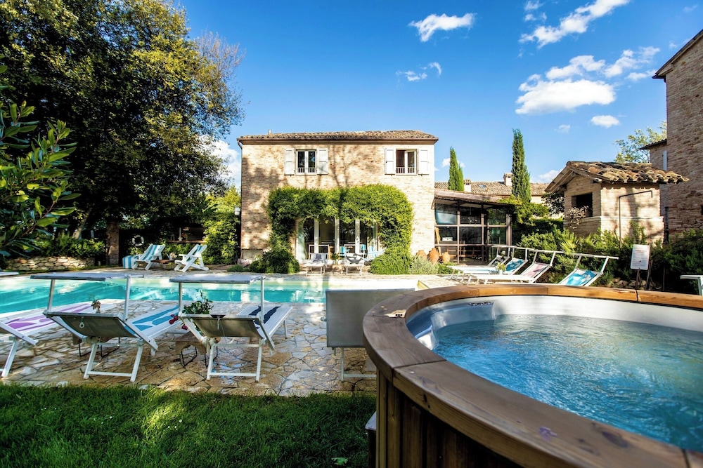Castello di Granarola Relais – Adults Friendly