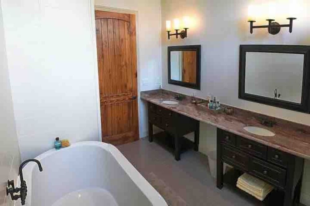 Vacation Home Near Golf Course Hiking Sleeps 20