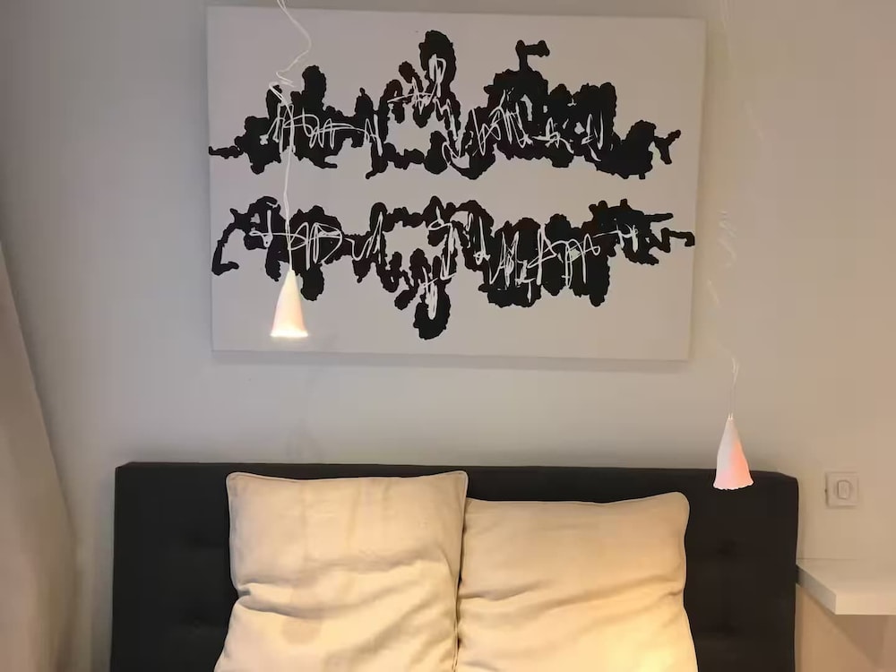 Huswell Artsy Family Apartment in City Center