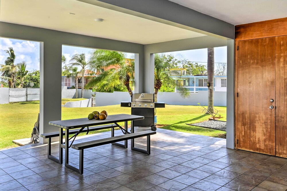Oceanside Vega Baja Beach House Paradise w/ Views! view 3