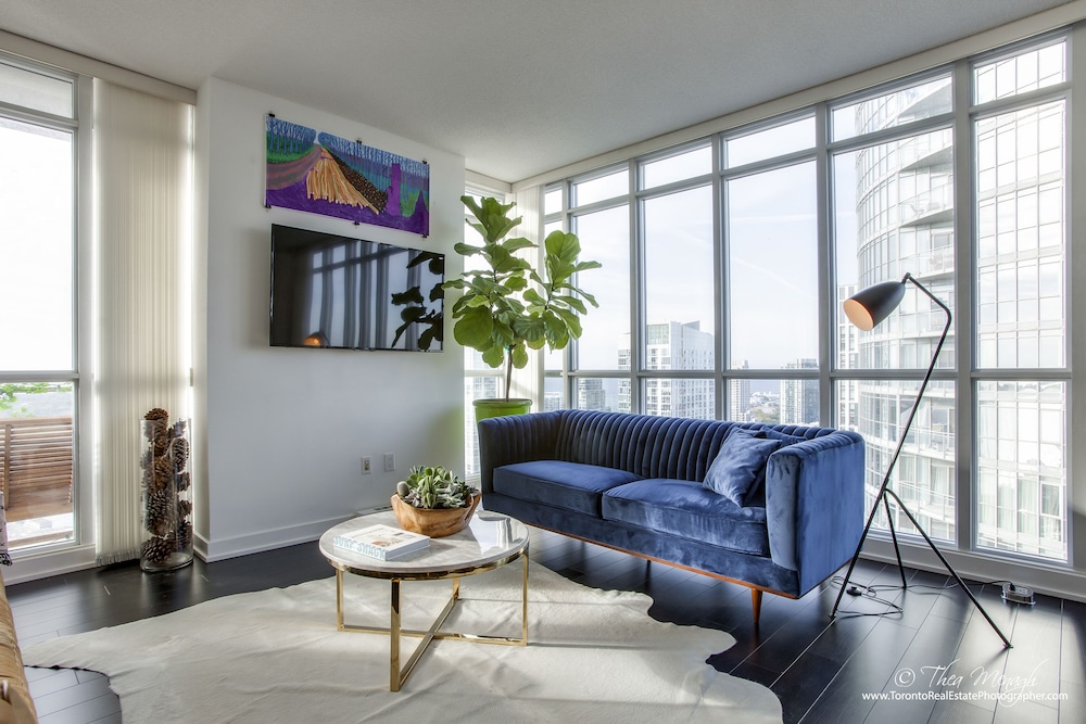 New Modern - DT King W Spacious 3BR-4