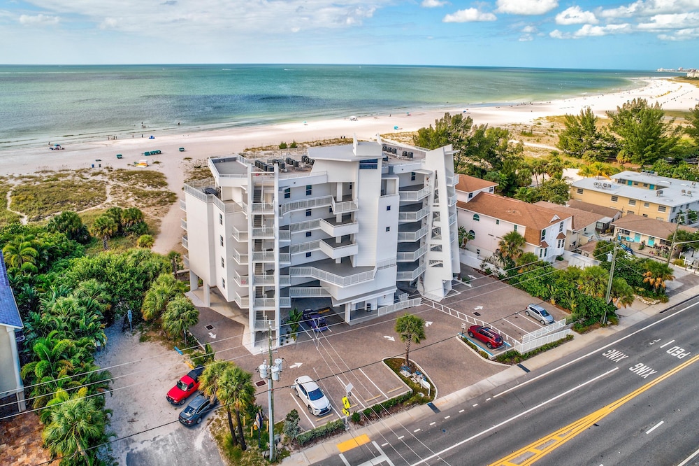 Oceana 203 West