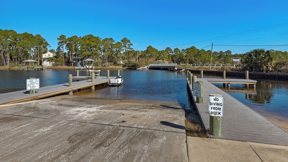 4BR Home With Deck & Grill Fun + Free Attraction Tickets!