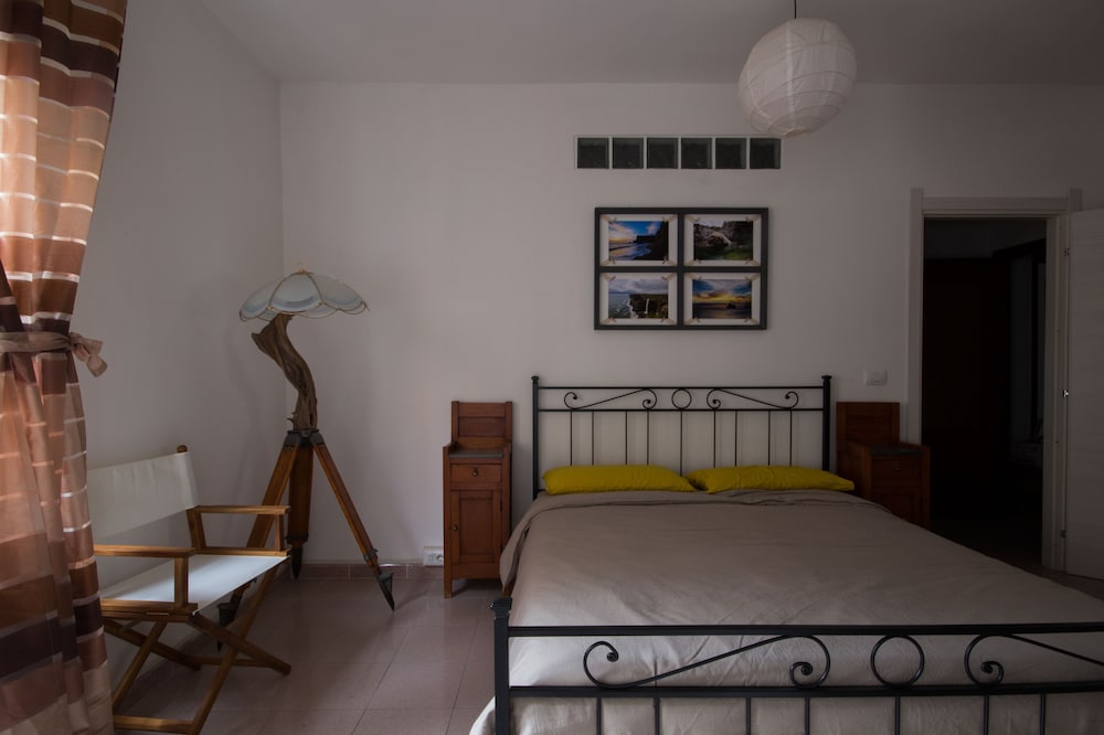 BeHa en Cagliari — bedroom