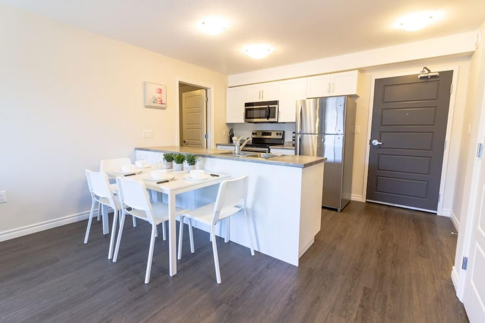 Saint John Vacations - Newly Renovated Condo w Prking Near UNB Patio - Property Image 5