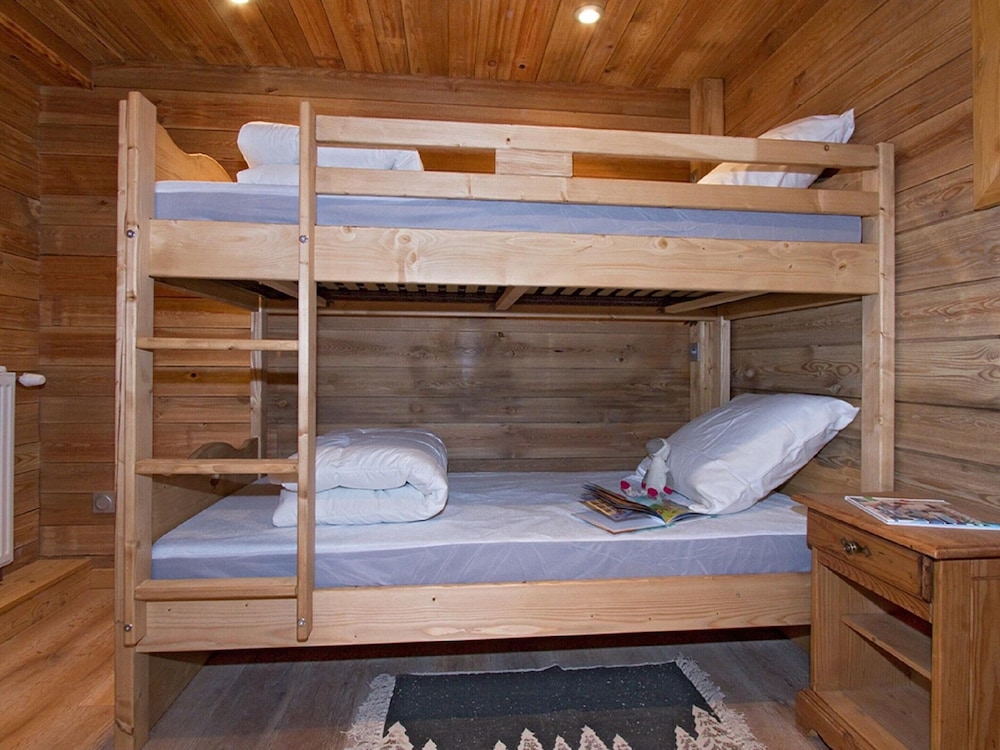Chalet in Alpe D'huez With Sauna & Hot Tub view 2