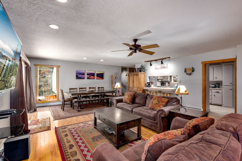 Sundown Lodge 4 Bedroom Home