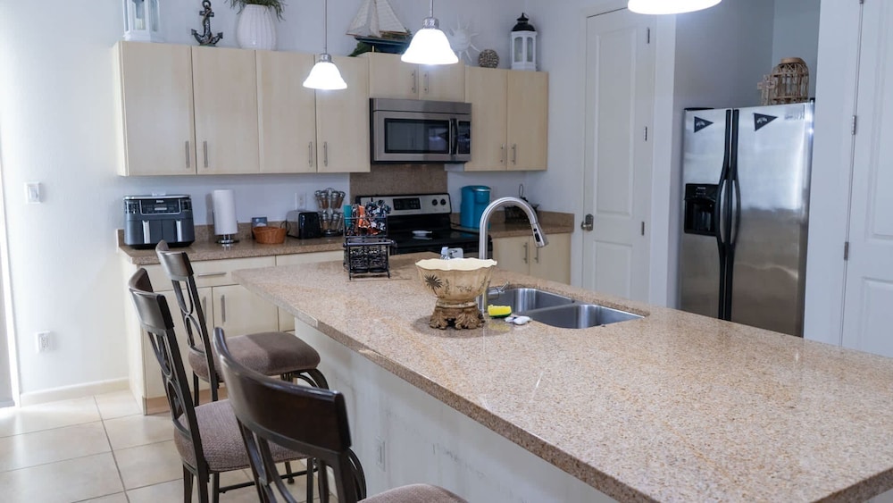 Channel Views Private Boat Slip Pool & Patio 3 Bedroom Apts