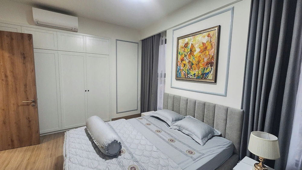 Homie's The Glory Apartment