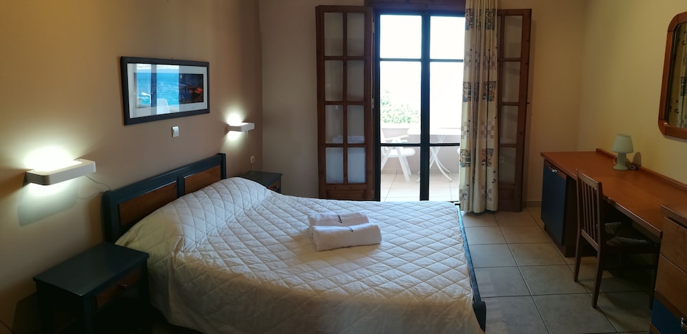 Lakonia Bay - Apartments photo 3