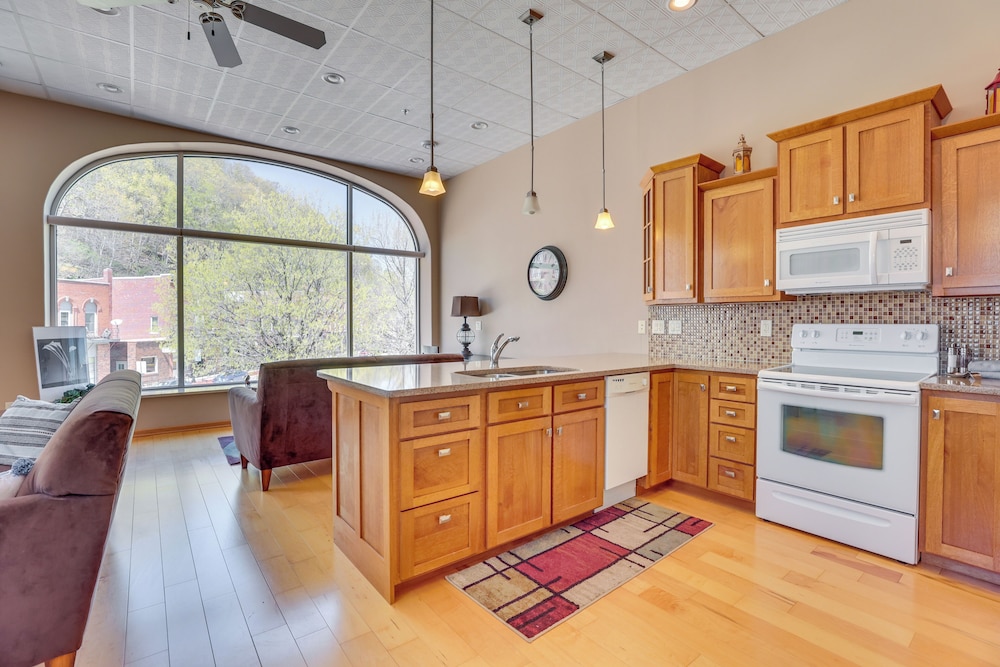 Mcgregor Condo w/ Brewery On-site: Steps to River! view 4