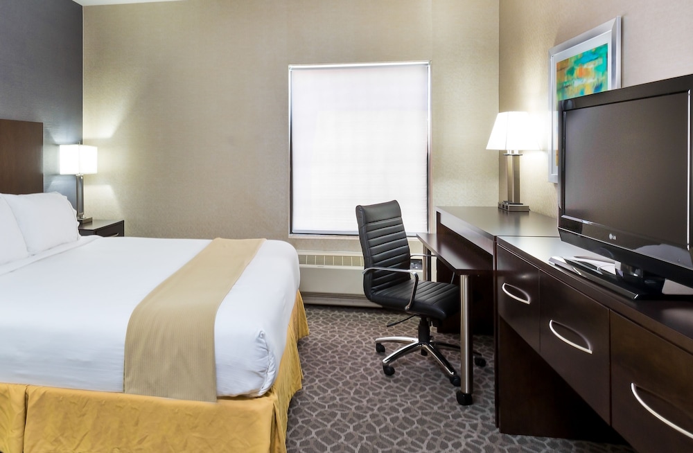 Holiday Inn Express Hotel Suites Mt. Holly, an IHG Hotel - Property Image 3