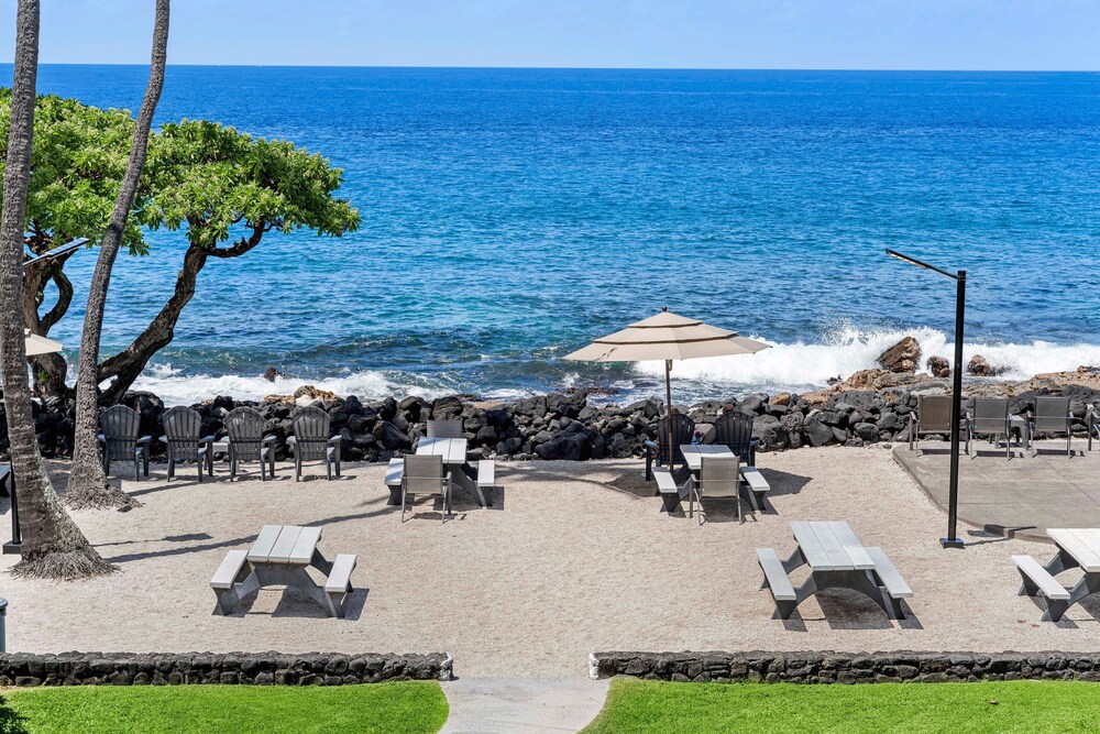 Ocean Front! - Second Floor With AC & Lanai! - Vrkcv