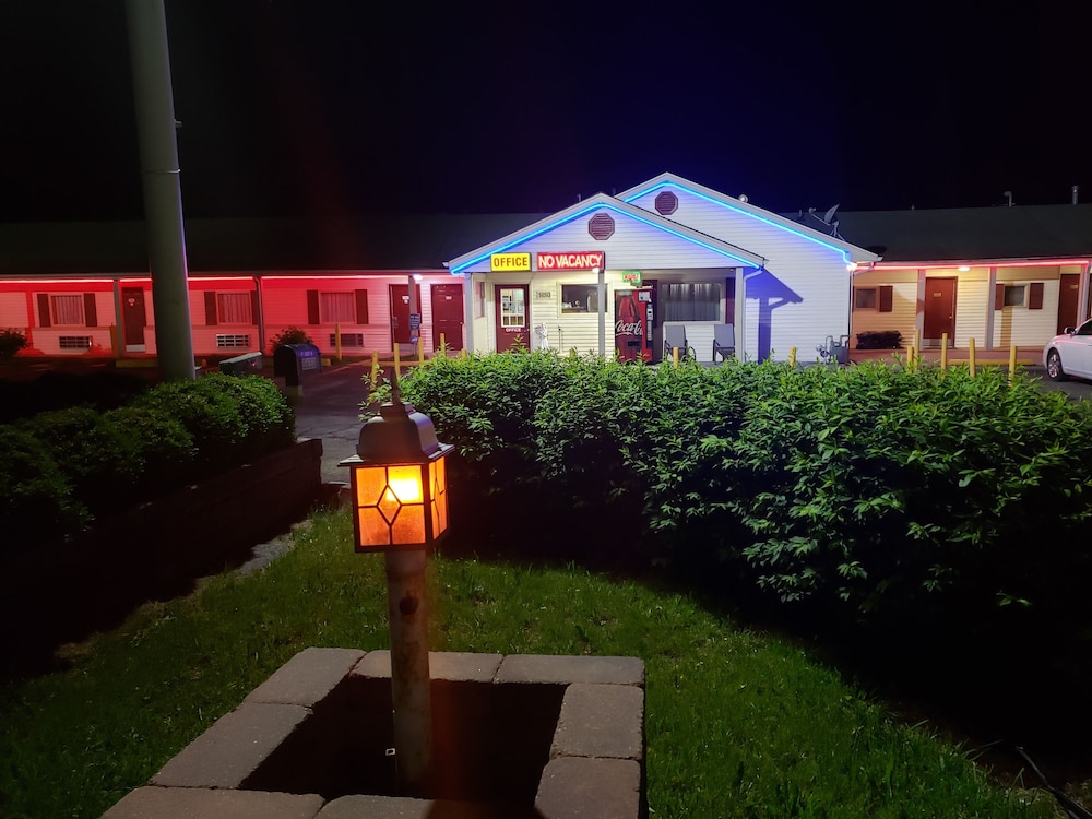 Super 7 Motel Sedalia