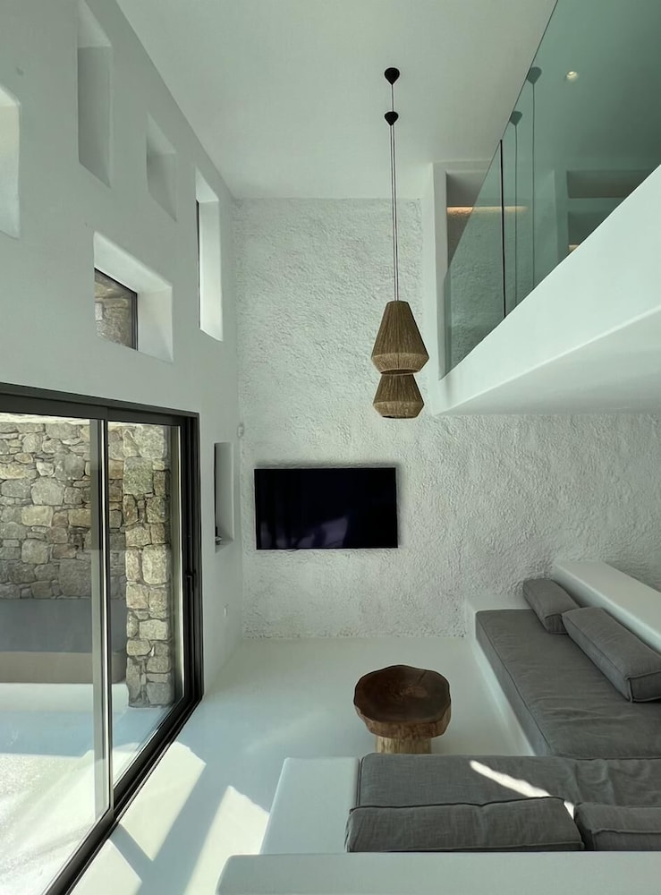 Ria Mar Villas & Suites by Live&Travel