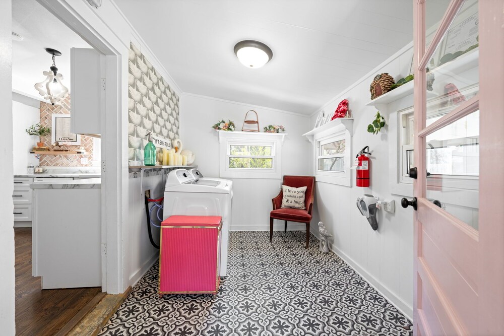 The Pink & Old Clarksville House