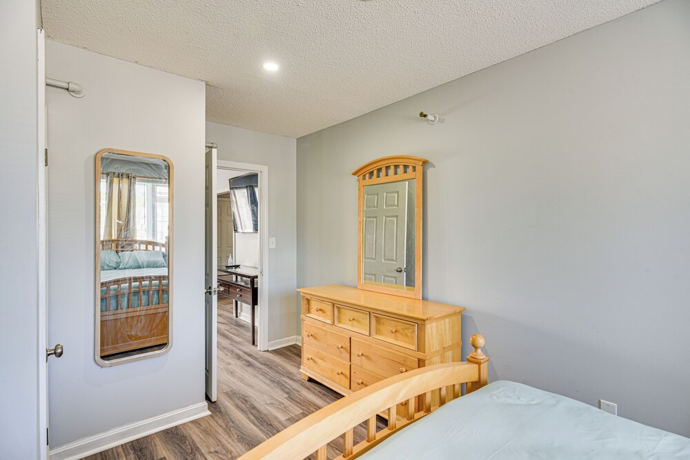 2 Mi to Waterfront: Walkable Fall River Apartment!