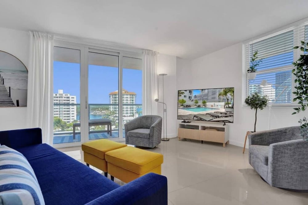 Boutique Luxury 2Br 2Ba Beach Intercostal View
