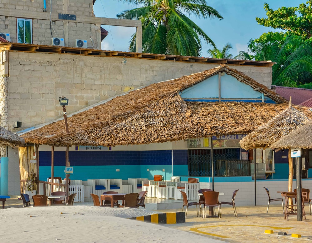 Best Western Jangwani Sea Breeze Hotel
