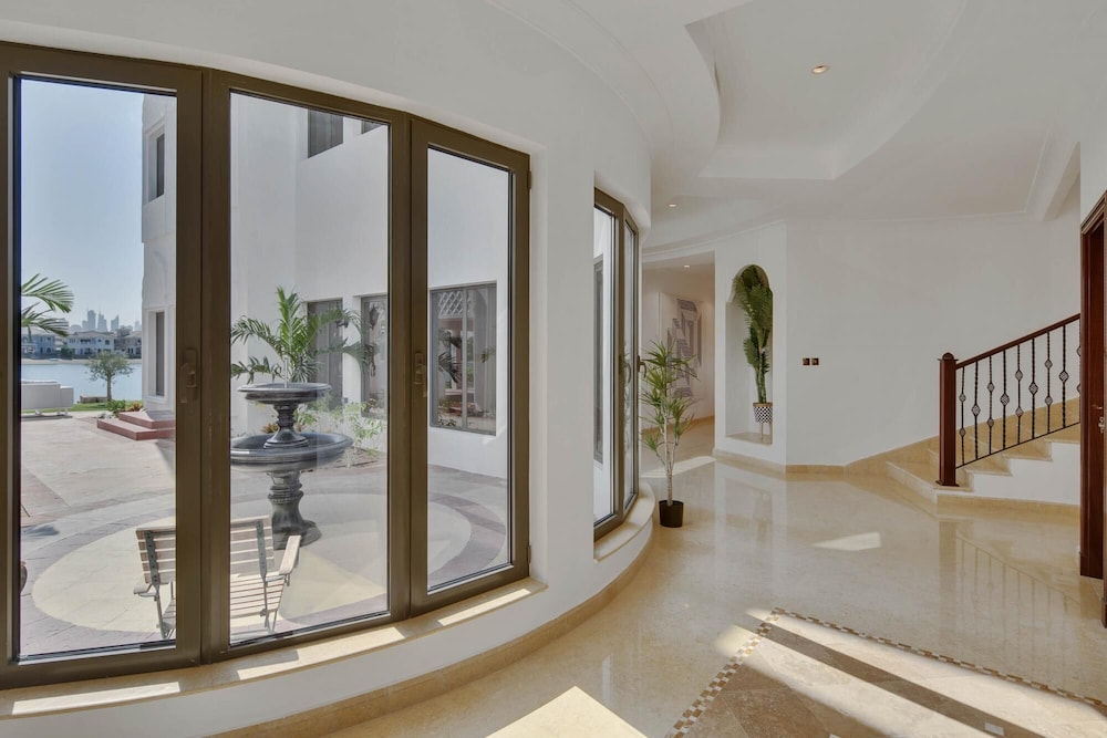 5 Villa w Private Pool Beach on Palm Jumeirah