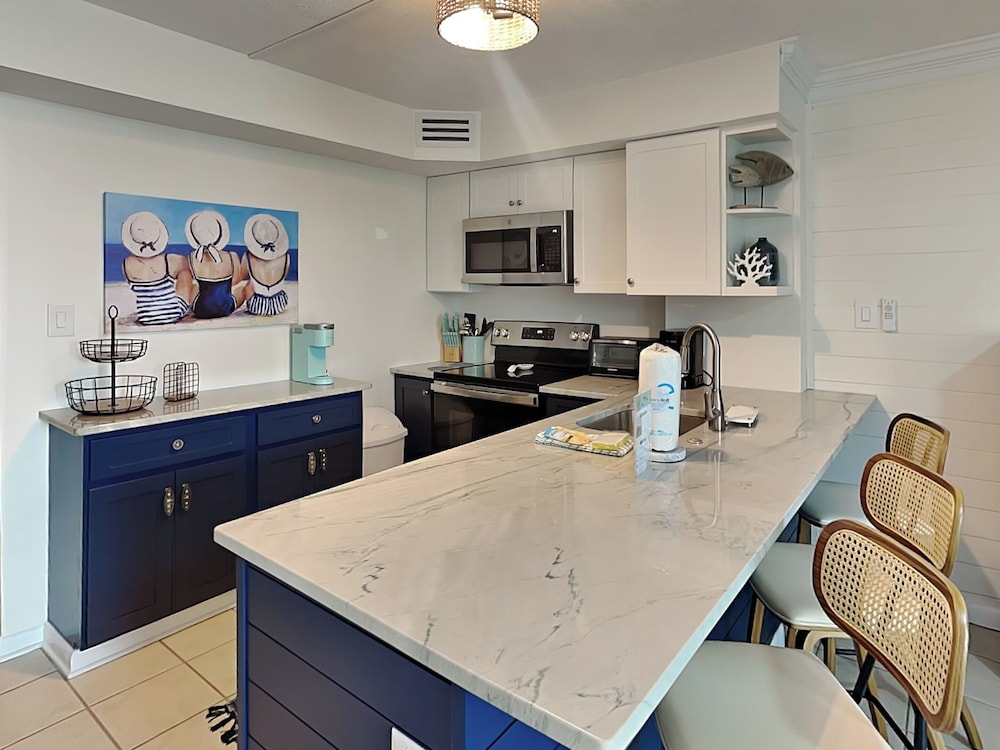 Gulf Shores Surf & Racquet Club #214A by Southern Vacation Rentals
