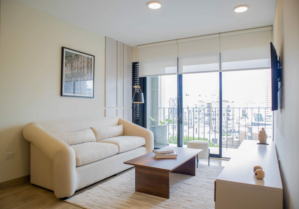 w Majestic 1BR w Modern Pool in Miraflores