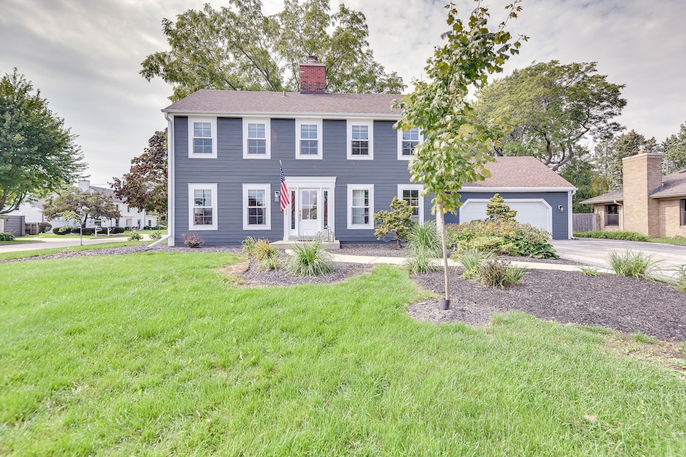 Charming Racine Home - Walk to Lake Michigan! - Property Image 16