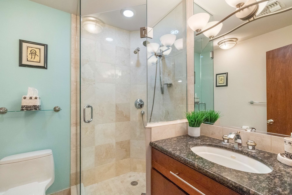 Ocean View Kaanapali Condo w 2 Lanais Loft AC Pool Walk to Beach