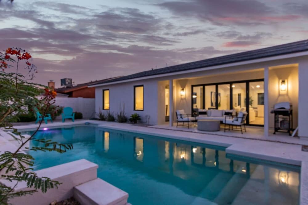 The Kingsley Custom Heated Pool Chef Kitchen Chess