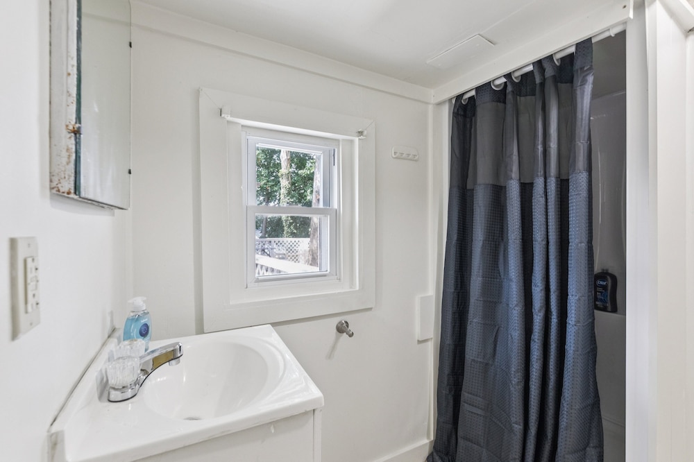 Dave's Last Resort Lakeside - Long Stay Discount - Comfy Cabin 5 1 Bedroom Hotel Room