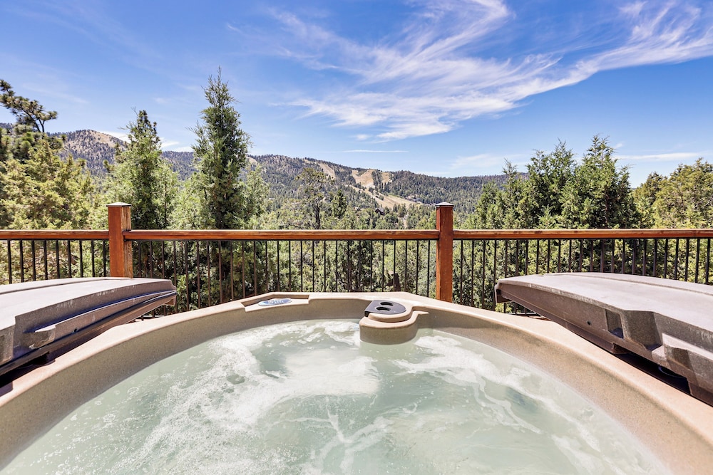 Hot Tub + Game Room: Mtn-view Retreat in Big Bear!