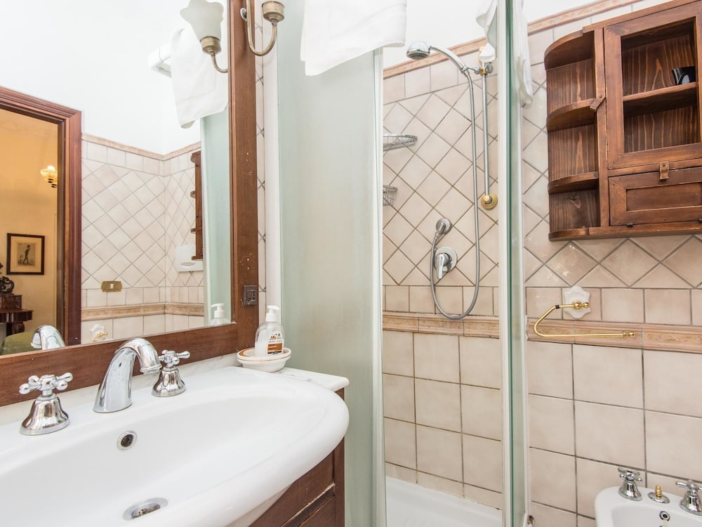 RSH Spanish Steps Luxury Apartment