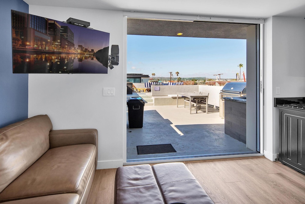 Rent Mission Beach Penthouse Roof Deck