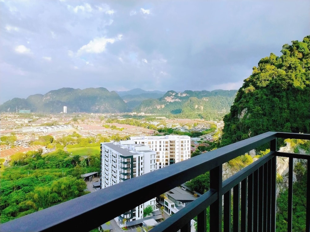 Ipoh Cove Hillside Mini Waterpark Family Suite