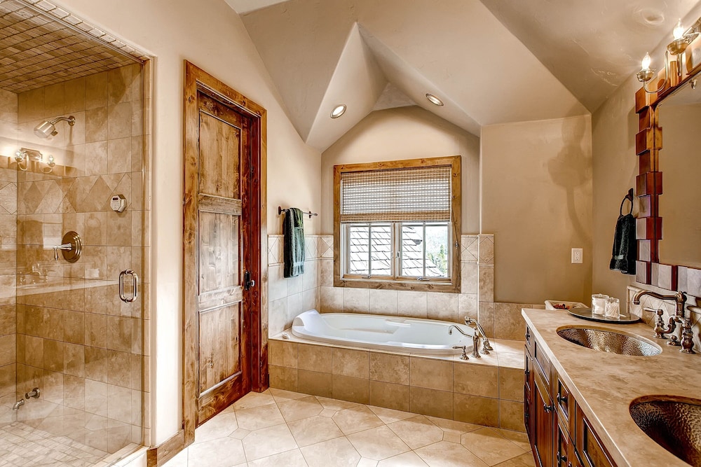 Ski Bridge Lodge - Ski In / Ski Out