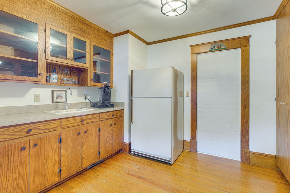 Walk to Dtwn Warsaw: Family Home w/ Deck!