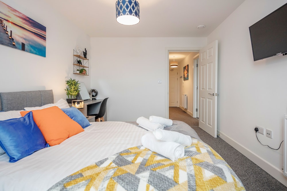 Livestay-spacious Modern One Bed Apt Near Heathrow view 4