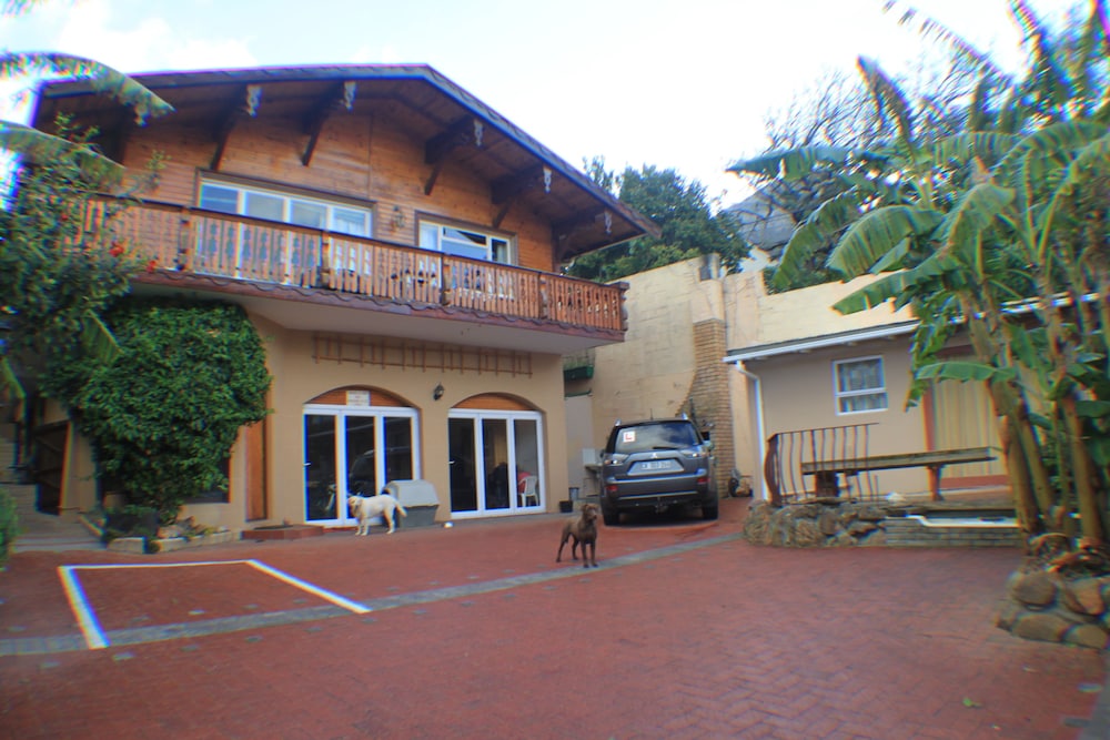 Charming Lodge in City Bowl, Close Enough to the Action but Peaceful and Quiet view 2