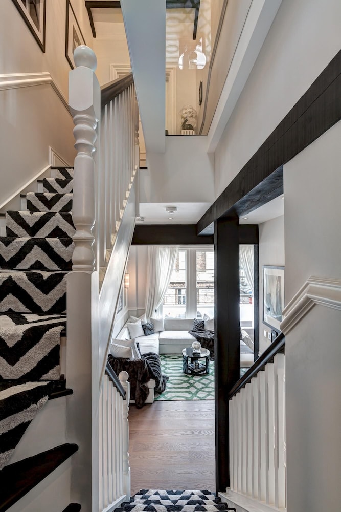 11 Cambridge Street in London