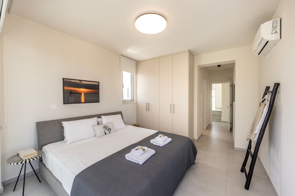 Protaras Leomi Seaview Villa