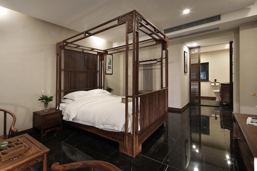 Chayan Hotel