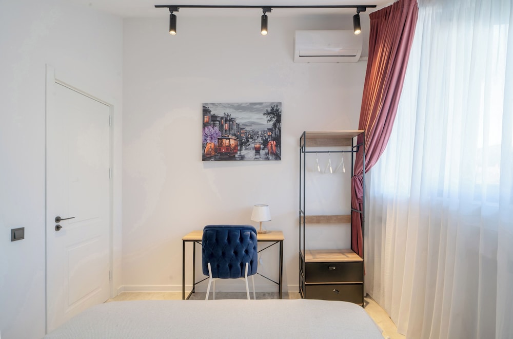 Niabi 3BDR Mansard