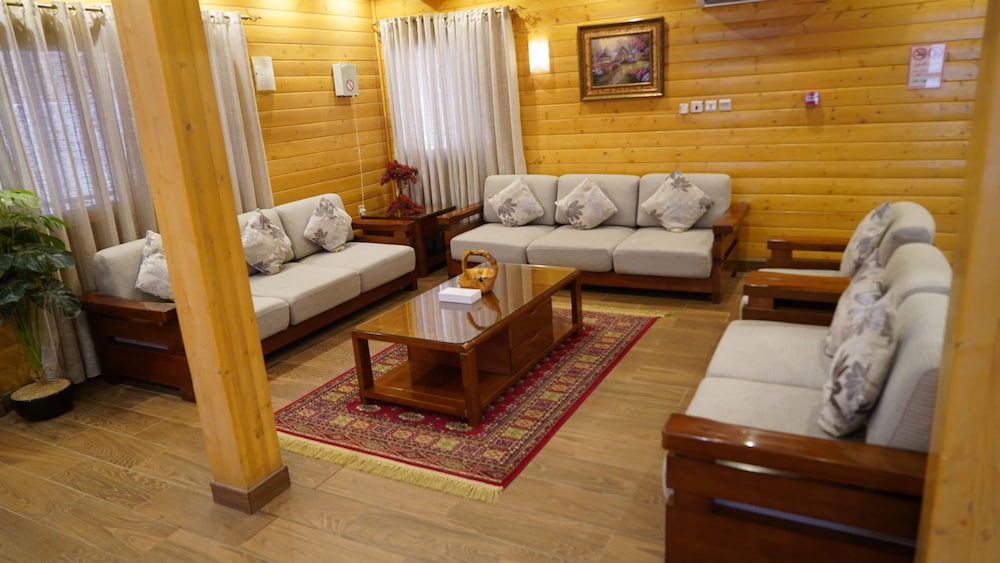 The Land Villas Ammaria