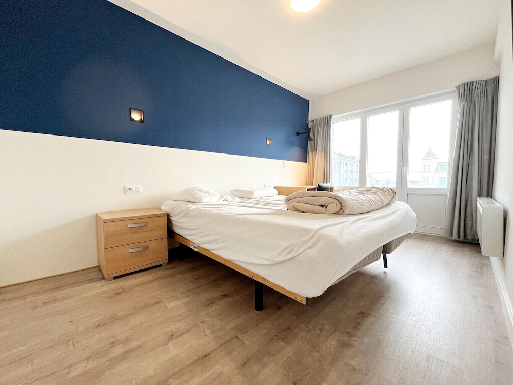 Apartment in Wenduine With Sea Views
