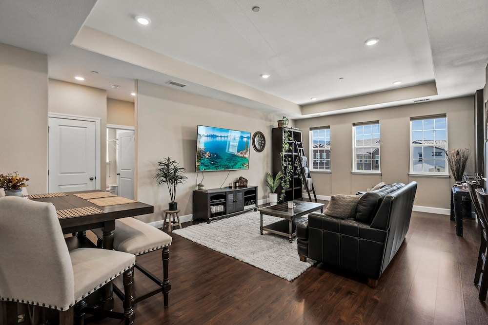 Reno Vacations - Marketing in Reno With 2 Bedrooms and 2 Bathrooms - Property Image 7