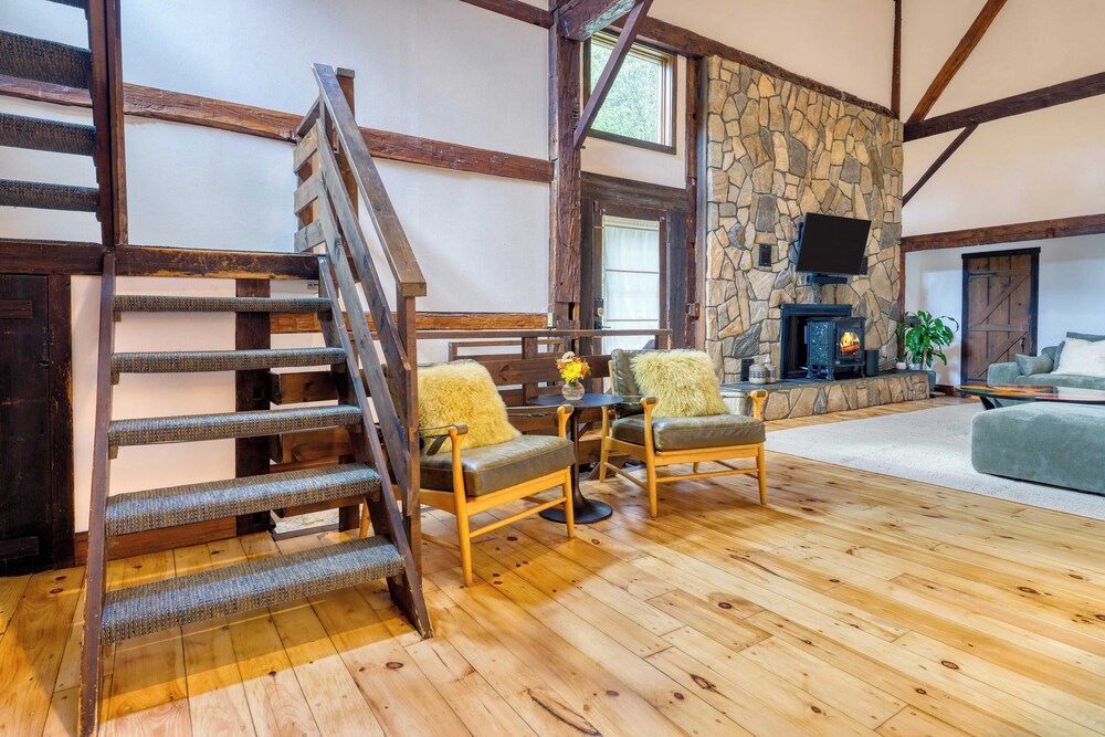 Historic Barn Retreat w/ Pool & Pond Views Longview Pond Lodge by Avantstay
